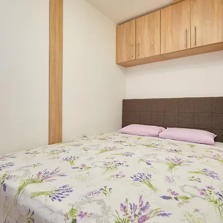 Campeggio Mobile Homes Village 