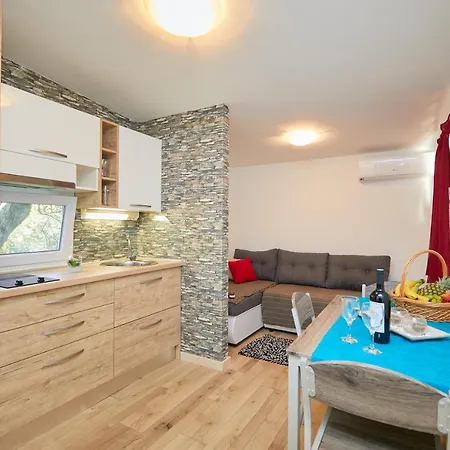 Mobile Homes Village 