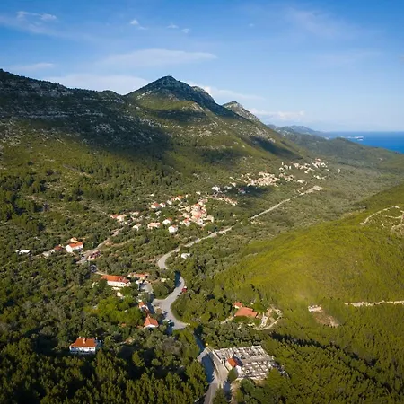 Campeggio Mobile Homes Village 